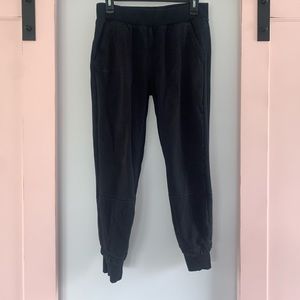 Black UnderArmour Sweatpants Women’s Small